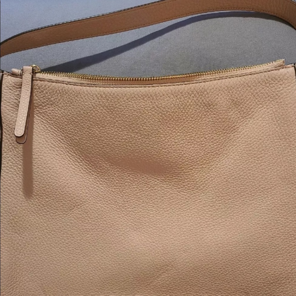 Kate spade handbag nice smoke free